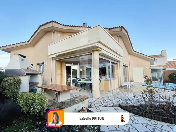 Maison 5 pièces 180 m²