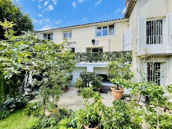 Maison 18 pièces 415 m²