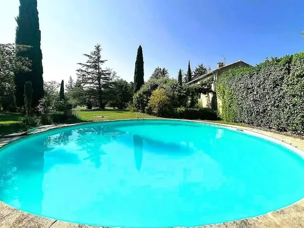 Propriété 9 pièces 186 m²