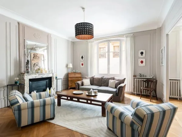 Appartement 6 pièces 181 m²