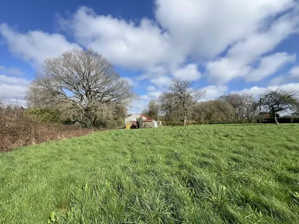 Terrain à bâtir 2083 m²