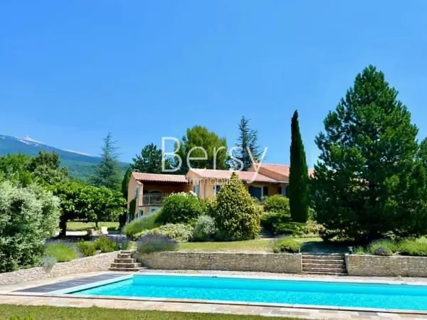 Villa 6 pièces 225 m²