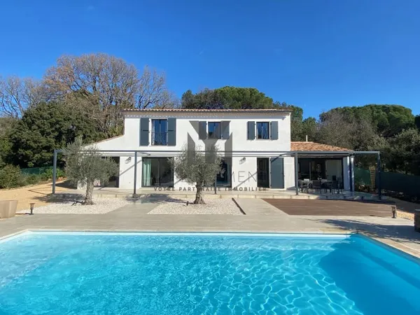Propriété 7 pièces 220 m²
