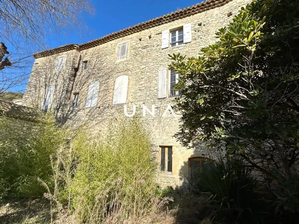 Maison 11 pièces 210 m²