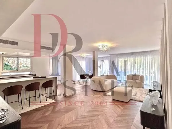 Appartement 6 pièces 250 m²
