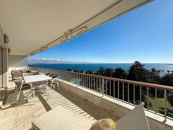 Appartement 7 pièces 176 m²