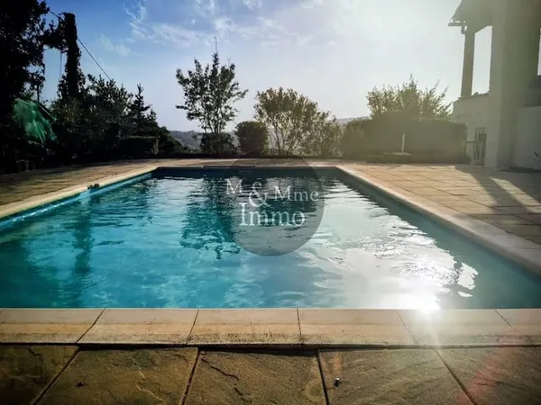 Maison 12 pièces 271 m²