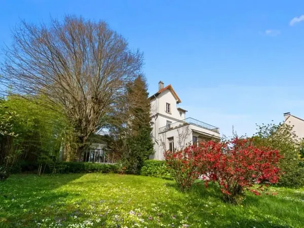 Maison 10 pièces 289 m²