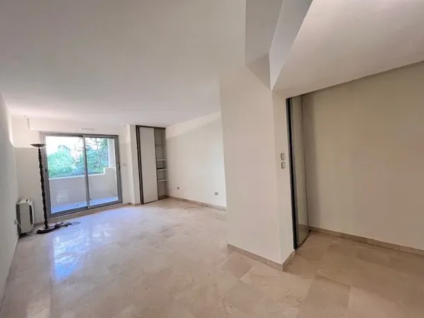 Studio 1 pièce 44 m²
