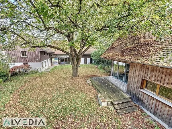 Maison 7 pièces 240 m²