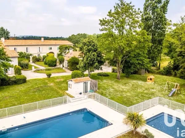 Propriété 28 pièces 680 m²
