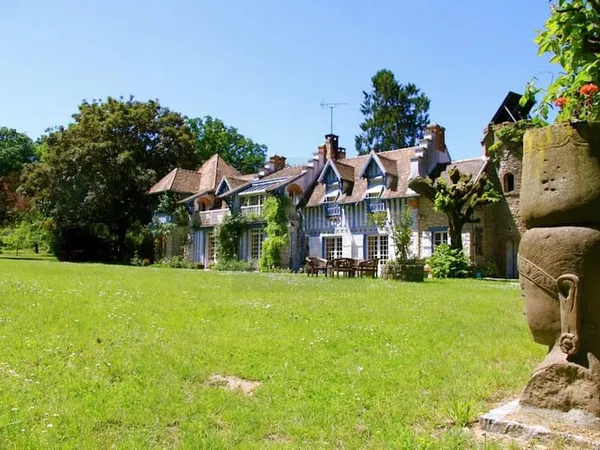 Maison 8 pièces 320 m²