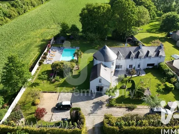 Maison 12 pièces 332 m²