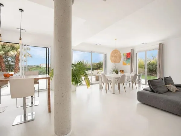 Villa 8 pièces 250 m²