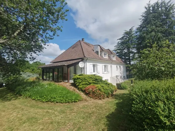 Maison 6 pièces 218 m²