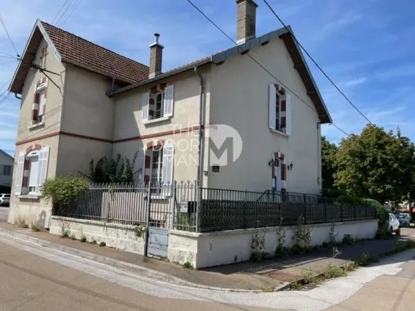 Propriété 5 pièces 192 m²