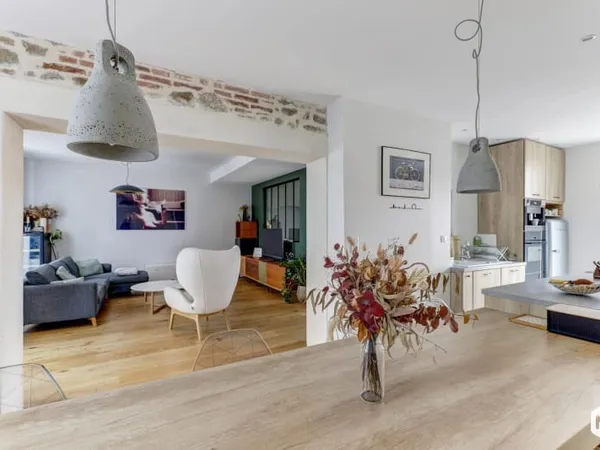 Maison 10 pièces 240 m²