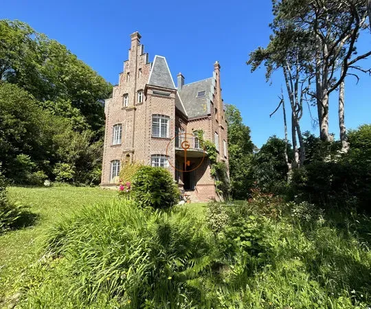 Villa 8 pièces 270 m²