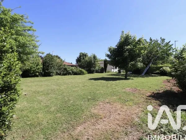 Terrain 589 m²