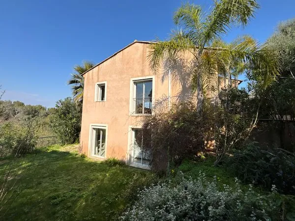 Maison 10 pièces 295 m²