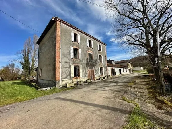 Maison 12 pièces 300 m²