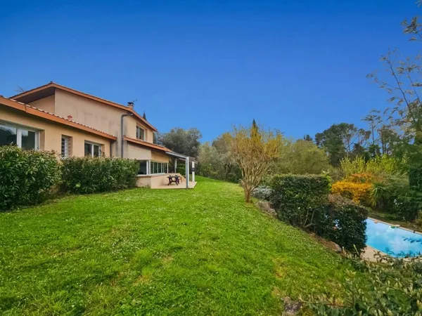 Maison 7 pièces 182 m²