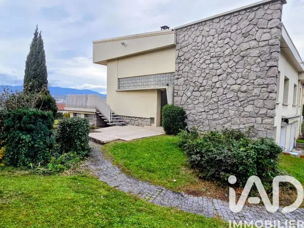 Maison 7 pièces 209 m²