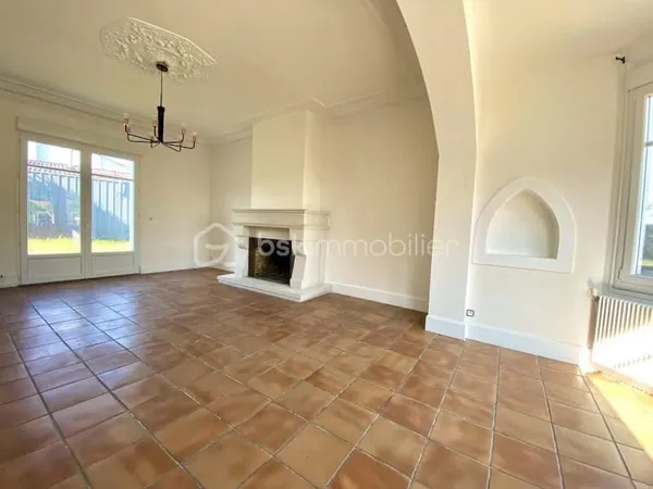 Propriété 6 pièces 160 m²