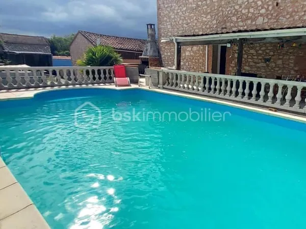 Maison 11 pièces 236 m²