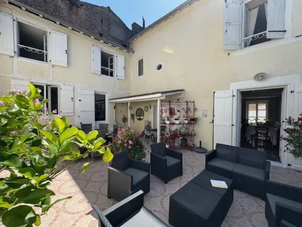 Maison 9 pièces 275 m²