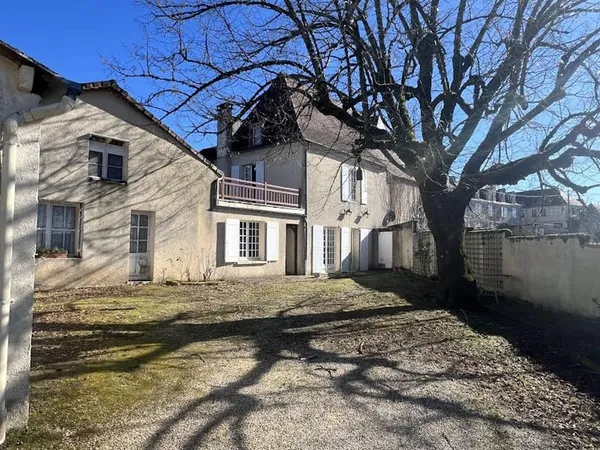Maison 14 pièces 184 m²