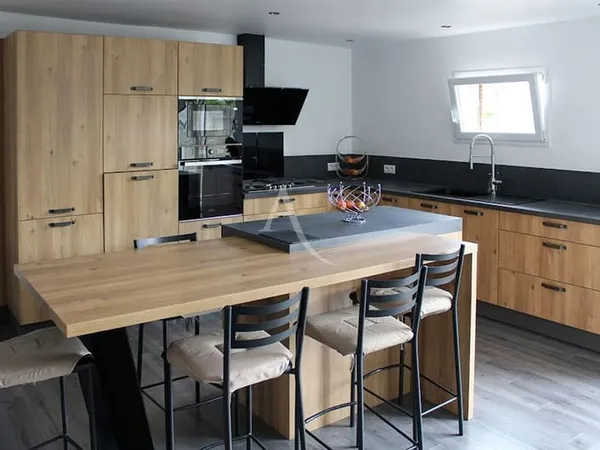 Maison 6 pièces 144 m²