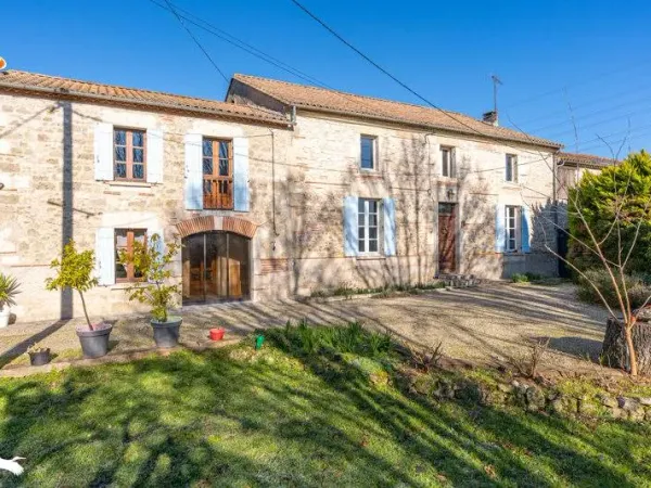 Maison 7 pièces 303 m²