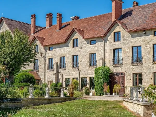 Maison 25 pièces 277 m²