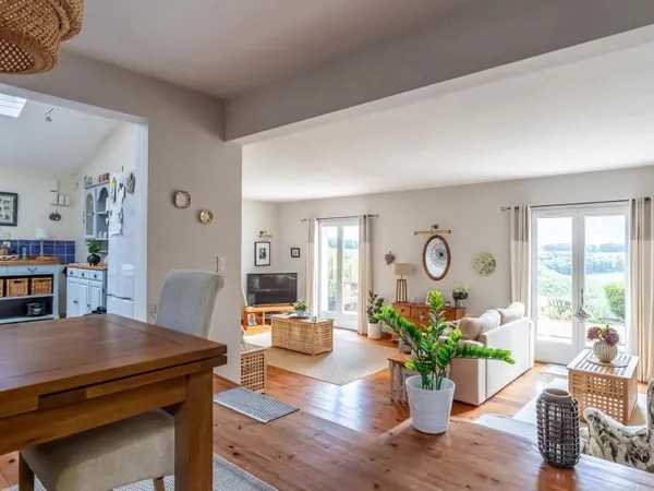 Maison 8 pièces 170 m²