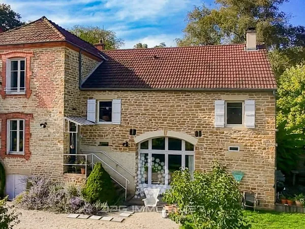Maison 9 pièces 218 m²