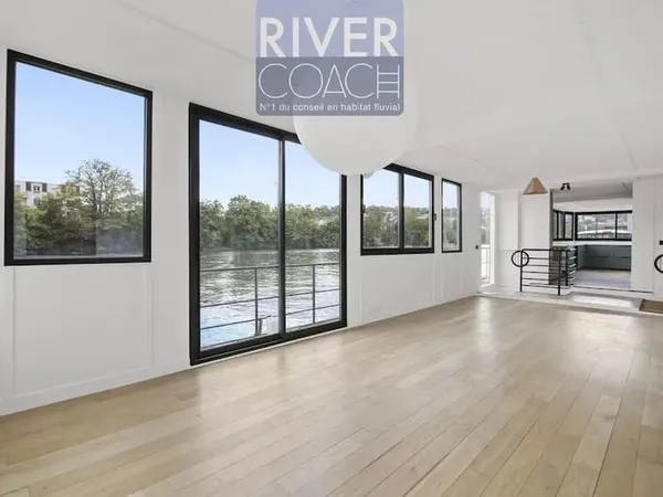 Péniche 7 pièces 150 m²