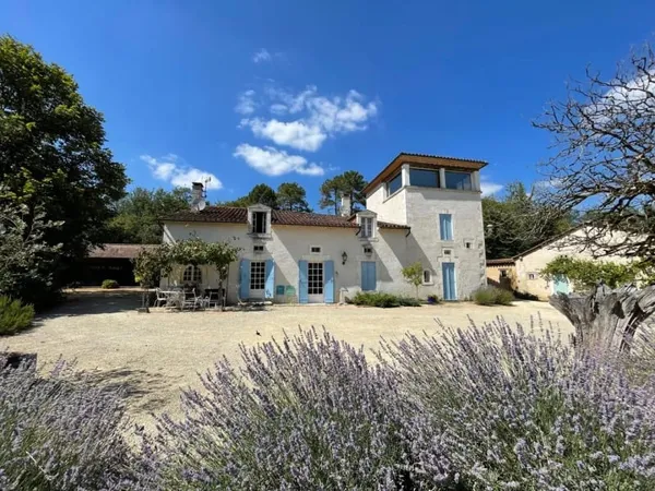 Maison 23 pièces 650 m²