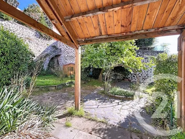 Maison 11 pièces 260 m²