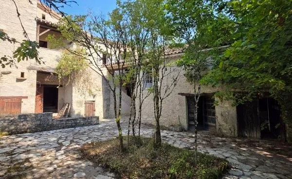 Maison 9 pièces 262 m²