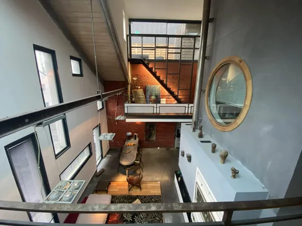 Loft 6 pièces 171 m²