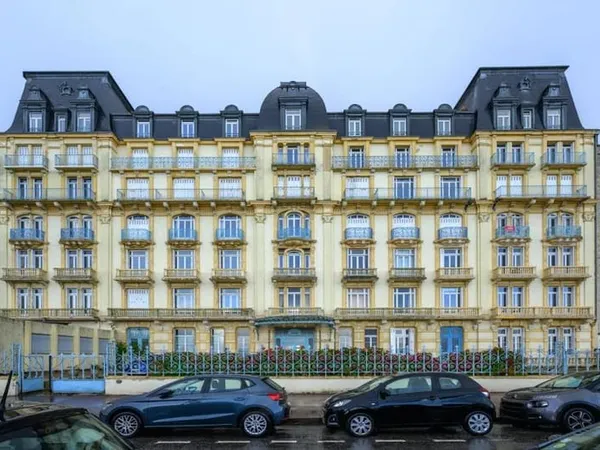 Appartement 6 pièces 177 m²