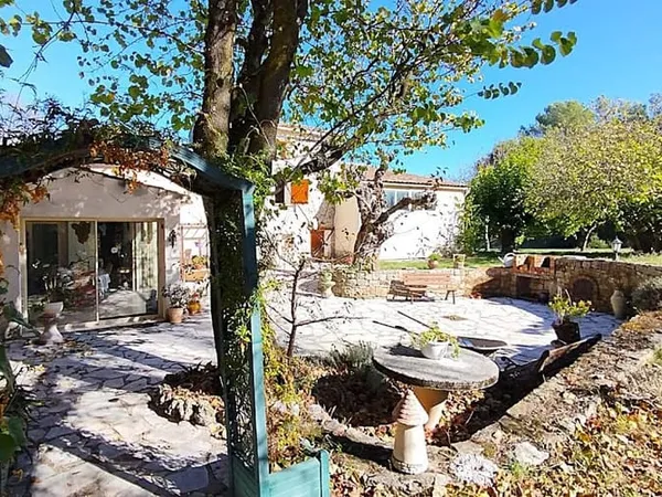 Maison 9 pièces 177 m²