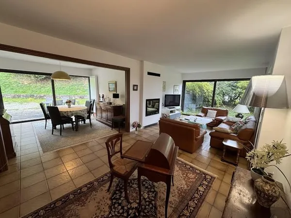 Maison 7 pièces 236 m²