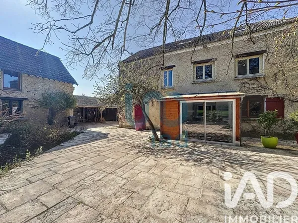 Maison 8 pièces 361 m²