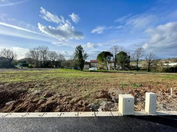 Terrain 685 m²
