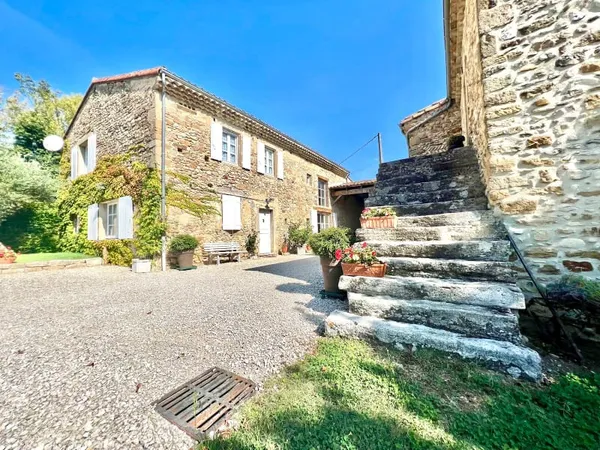 Propriété 10 pièces 270 m²