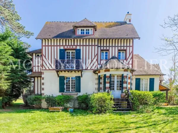 Maison 10 pièces 225 m²