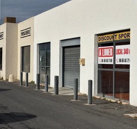 Local 1 pièce 244 m²