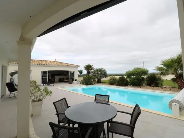 Maison 6 pièces 200 m²